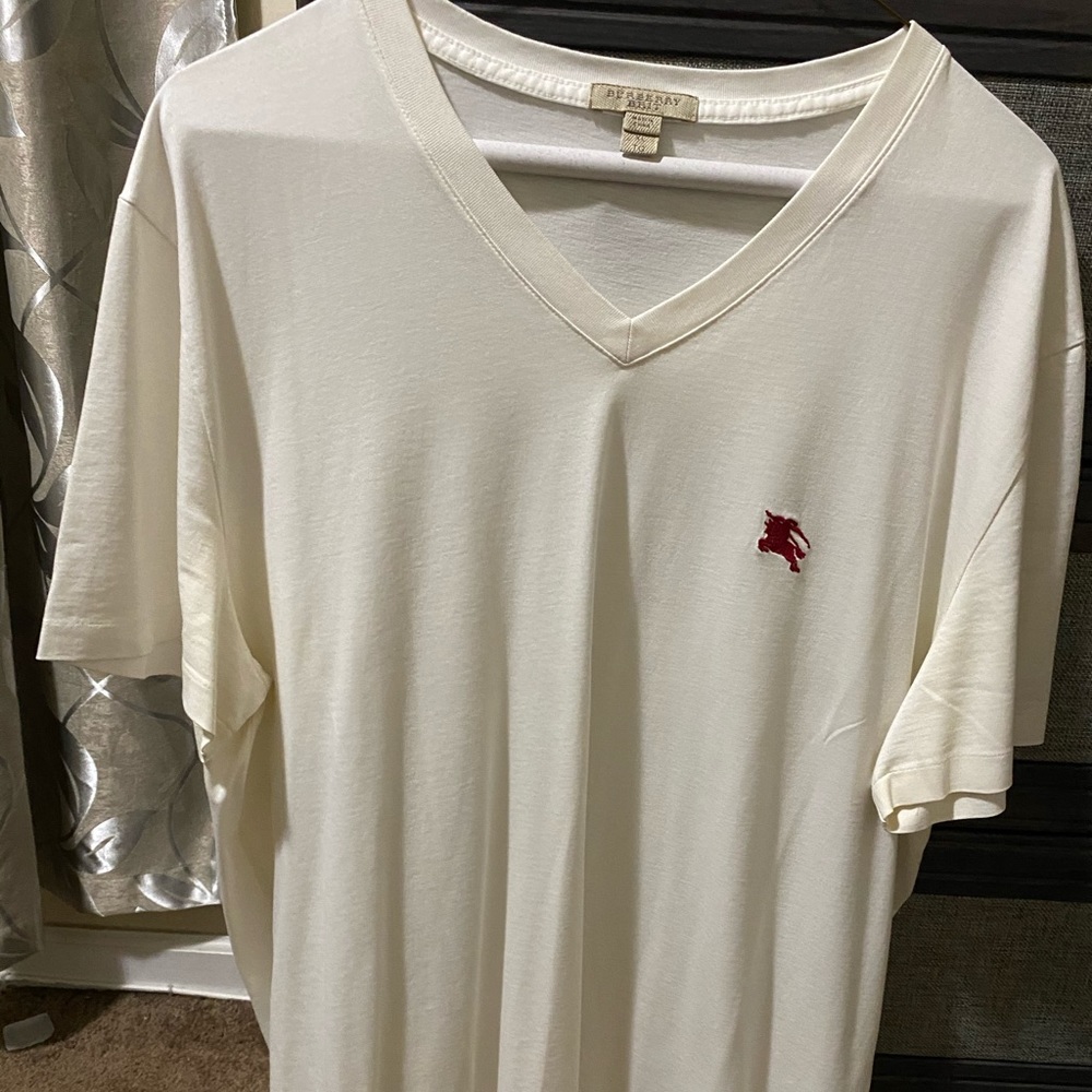 Men xl Burberry vneck shirt